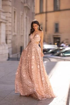 Fiorella -Highend Dresses 4 c9639d22 59a2 4c4c b035 46de8765e420