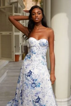 Akela Dress -Highend Dresses 88 0da657d4 3b57 4dbe 9421 878dd3987770