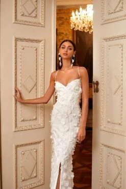 Petra - White -Highend Dresses 8 eexdcfbv 705ece c702 4056 8d3c 664b94257b23 1600x 980e4995 c52e 4482 acb1 a99c54540370