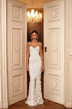 Petra - White -Highend Dresses 8 eexfg705ece c702 4056 8d3c 664b94257b23 1600x 365bfd97 0d01 402d 950a 7c448e0a638b