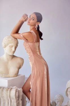 Beatrice -Highend Dresses beatrice1 a98fbe5b 9834 4d85 8f7e 650035b886b6